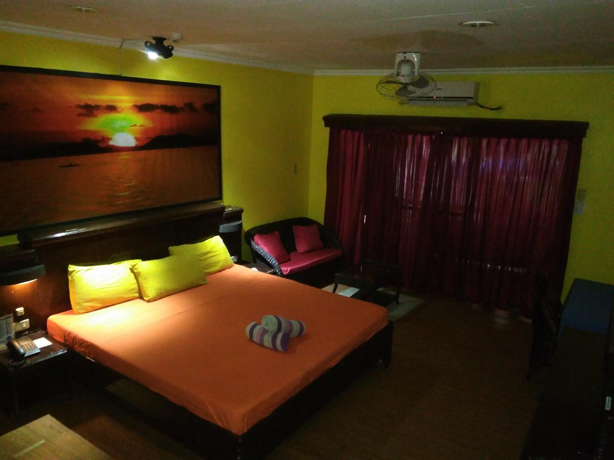 אולונגפו Mango'S Beachfront Resort מראה חיצוני תמונה