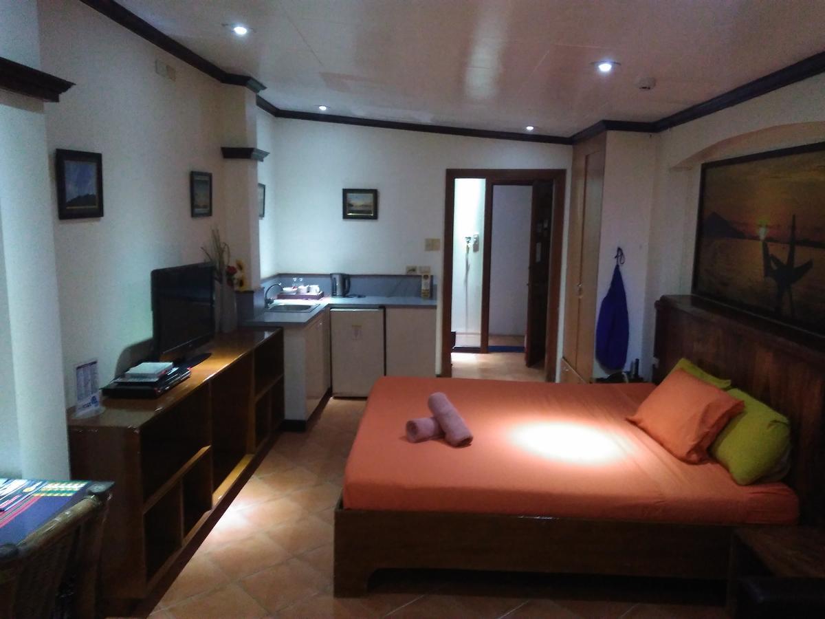 אולונגפו Mango'S Beachfront Resort מראה חיצוני תמונה