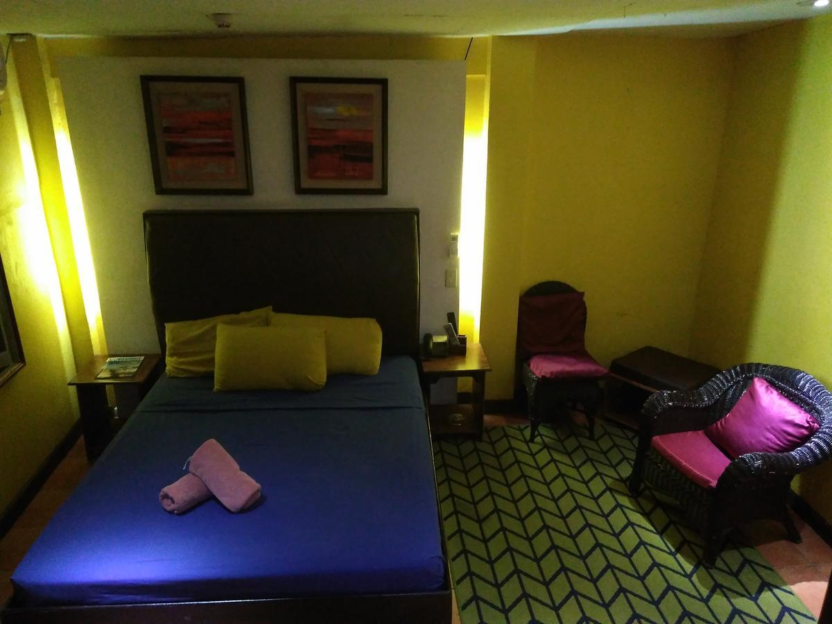 אולונגפו Mango'S Beachfront Resort חדר תמונה
